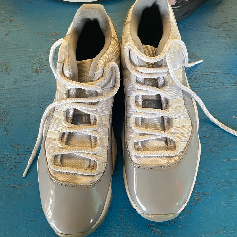 Jordan 11 RetroAthletic Shoes in Gray and White has scratches will negotiate - Picture 3 of 7